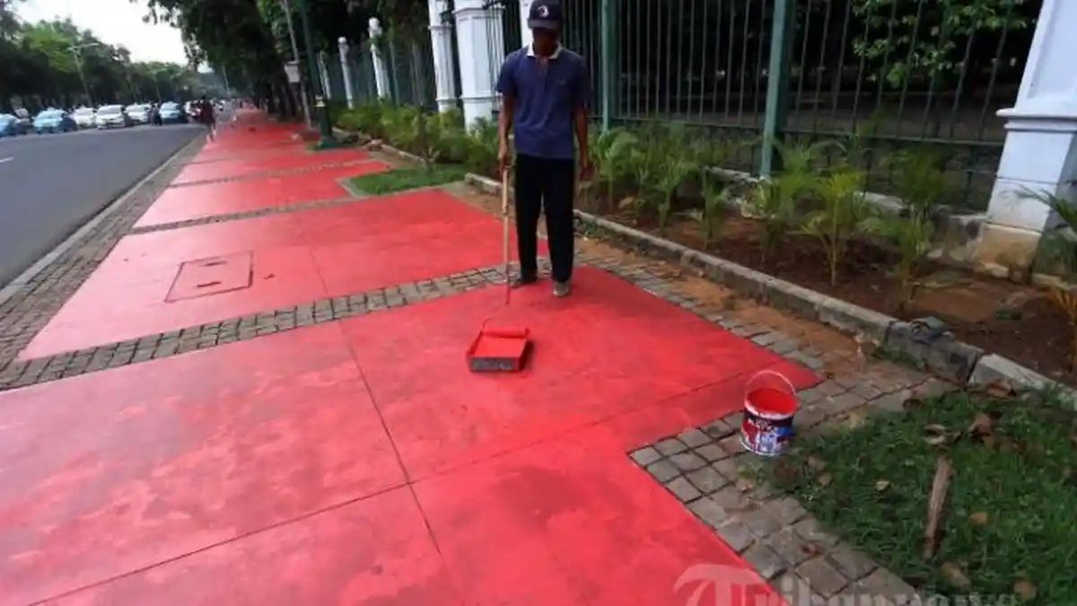 Semua Trotoar di Jakarta Selatan Akan Dicat Merah Kayak Karpet