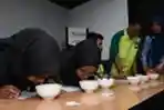 Pelatihan Dasar Barista bagi Peyandang Tuna Rungu