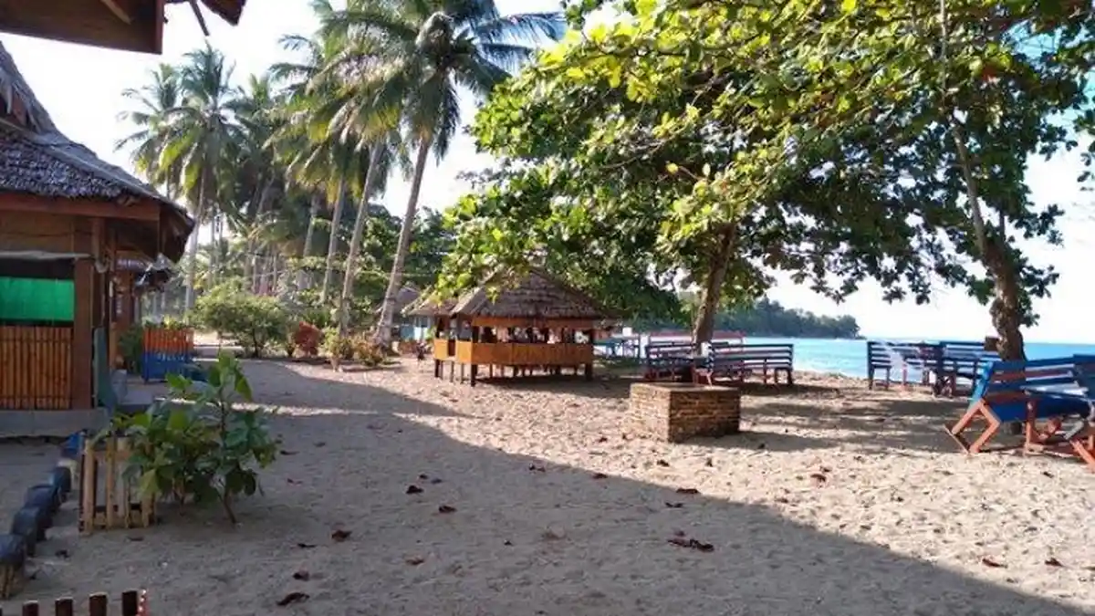 Imbas Virus Corona, Pantai Batu Pinagut di Sulawesi Utara Kini Sepi Wisatawan