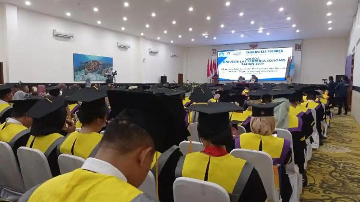 250 Orang Diwisuda di Universitas Terbuka Sorong, Ini Pesan Wakil Rektor