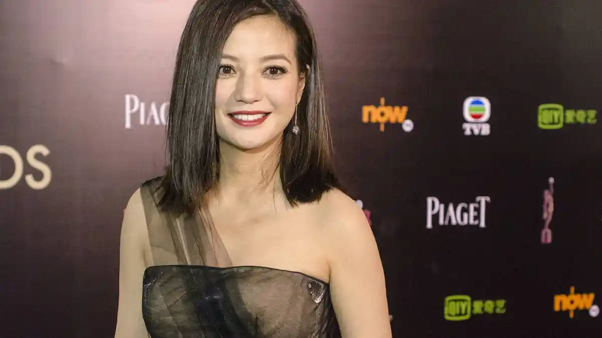 Lagu Mandarin Qing Shen Shen Yu Meng Meng dari Zhao Wei, Bikin Terkenang Masa Remaja