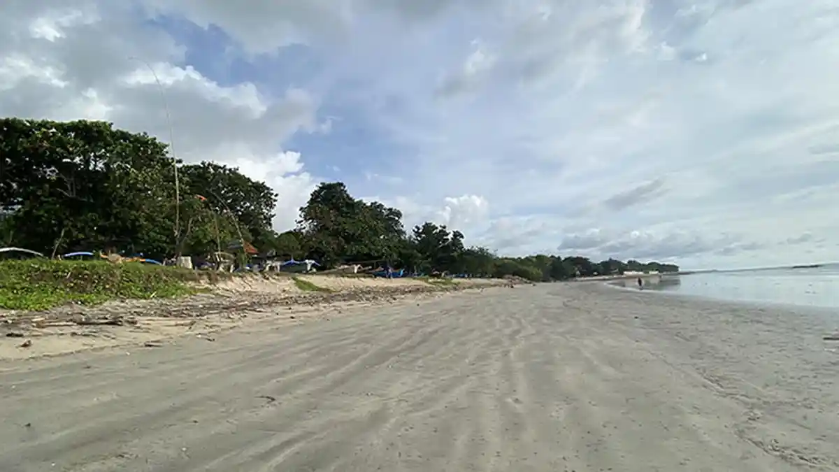 Tempat Terbaik Melihat Sunset, Begini Suasana Pantai Segara Kuta Bali