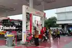 Perbedaan-antrean-jalur-654.jpg