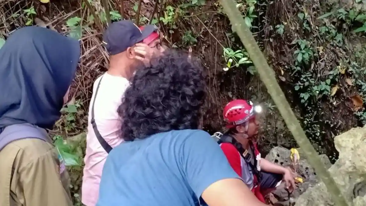 Mahasiswa Pecinta Alam UNS Ditemukan Tewas Usai Jatuh ke Luweng Braholo Gunungkidul