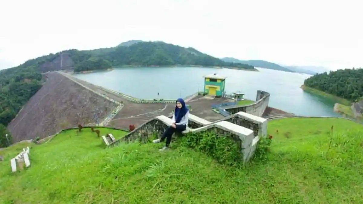 Pesona Bendungan Batu Tegi