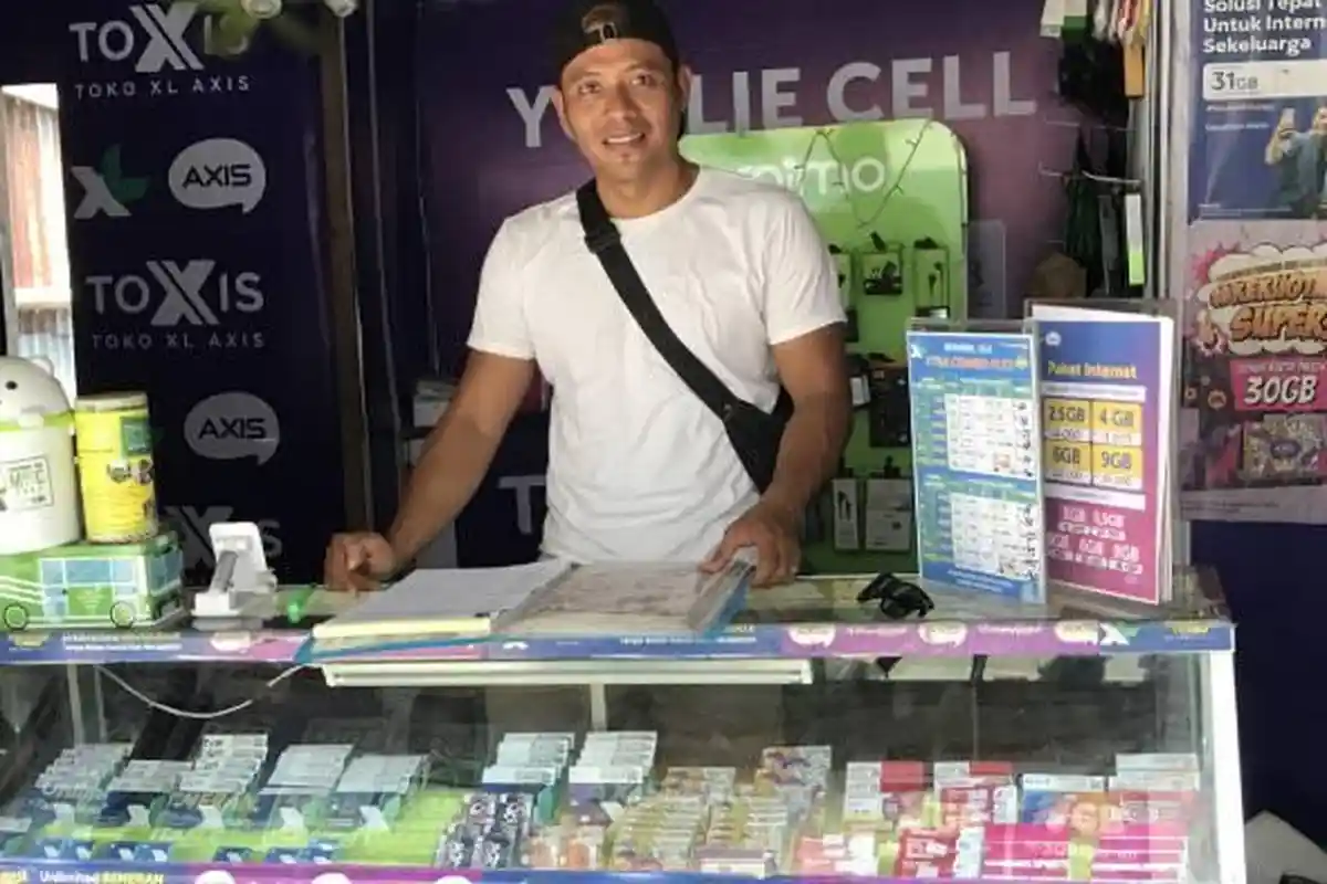 Jatuh Bangun Konter Youlie Cell di Mataram, Konter Kecil yang Jadi Rebutan Provider Telekomunikasi
