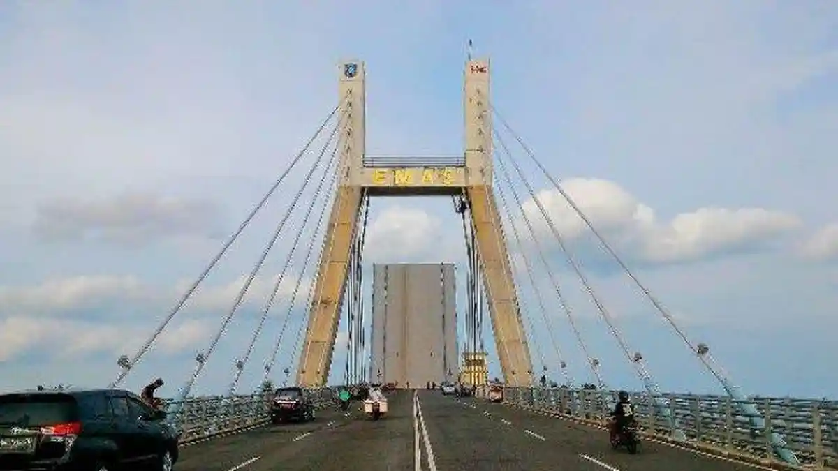 Gubernur Bangka Belitung Hidayat Arsani Tutup Operasional Jembatan Emas, Ini Alasannya