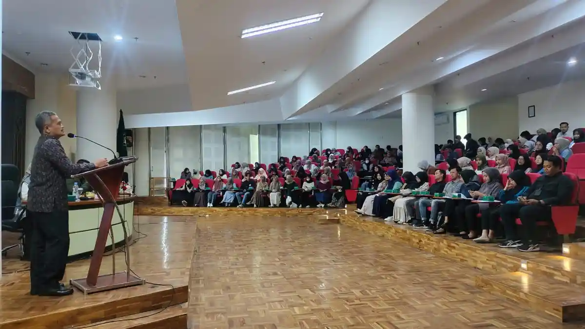Persiapkan Memasuki Dunia Kerja, FEBI UIN Saziu Adakan Workshop Career Setting untuk Alumni