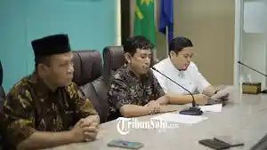 Rektor-Universitas-Muhammadiyah-Surakarta-UMS-Sofyan-Anif-akhirnya-mengambil-sikap-tegas.jpg