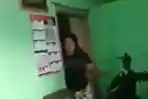video-viral-ibu-kades-digerebek-suami-berduan-dengan-pria-lain-645.jpg