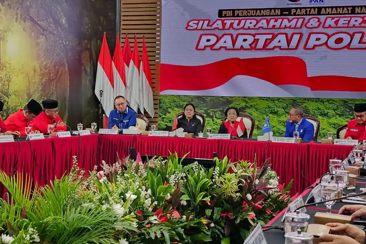 Hasto Ceritakan Keakraban PDIP dan PAN, Putar Video Ucapan Megawati ke Zulhas Tahun 2020