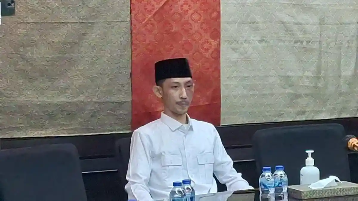 Gerindra Ancam Copot Anggota DPRD Jember yang Main Gim dan Merokok Saat Rapat Jika Kembali Berulah