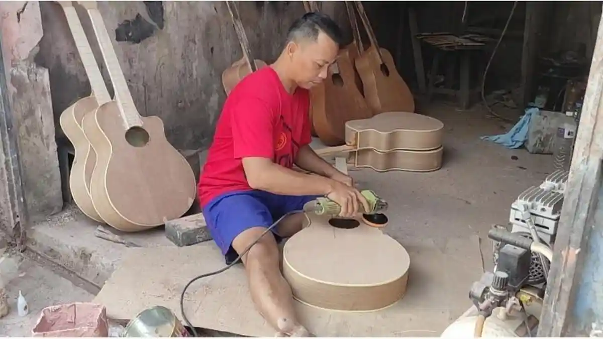 Inilah Kampung Gitar di Sukoharjo, Galeri Alat Musik Mudah Ditemui di Sepanjang Jalan Desa Ngrombo