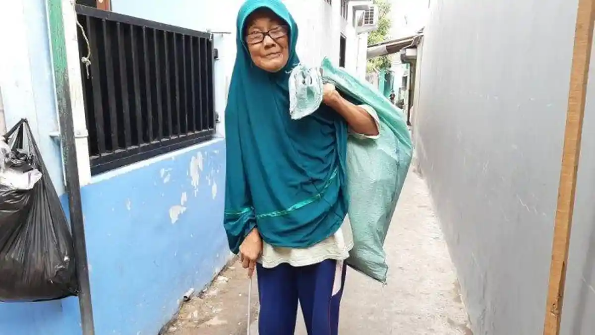 Kisah Pilu Nenek Pemulung yang Pernah Diusir Menantu, Pinjam Uang Rp 5 Ribu Minta Diganti