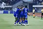Pemain-Persib-merayakan-gol-kemenangan-di-Stadion.jpg