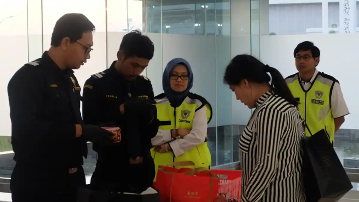 Bea Cukai Maksimalkan Pengawasan Impor Obat dan Makanan
