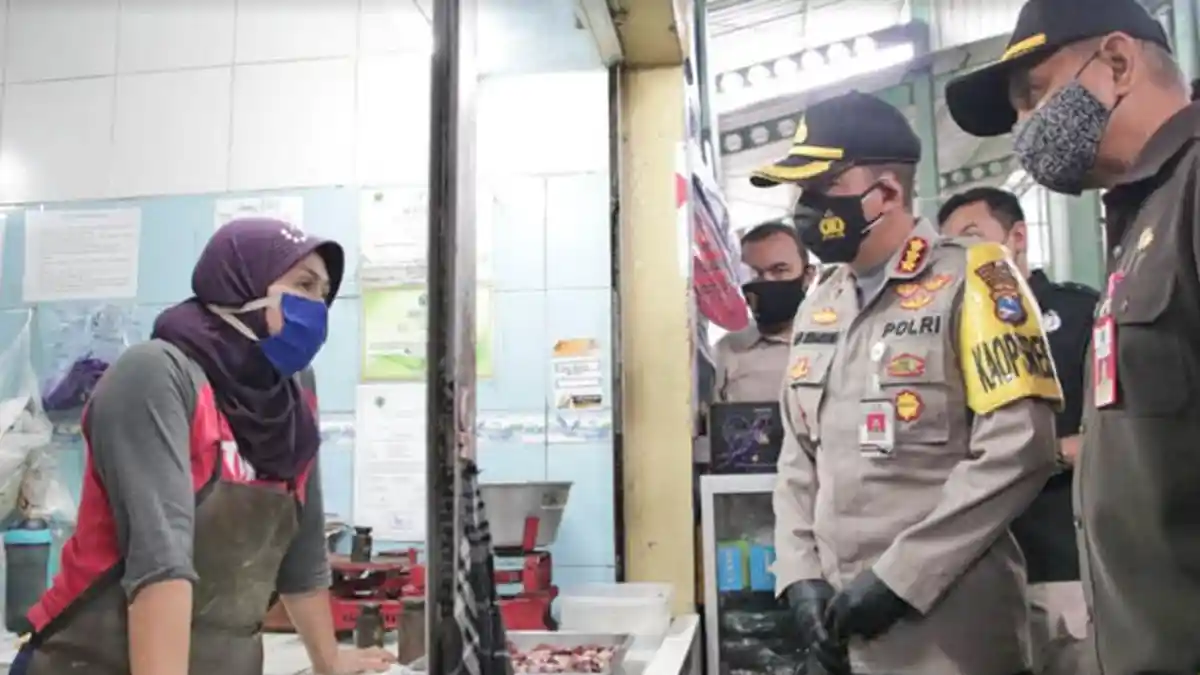 Polresta dan Diskoperindag Kota Malang Gelar Sidak ke Pasar Tradisional Jelang Nataru, Ini Tujuannya