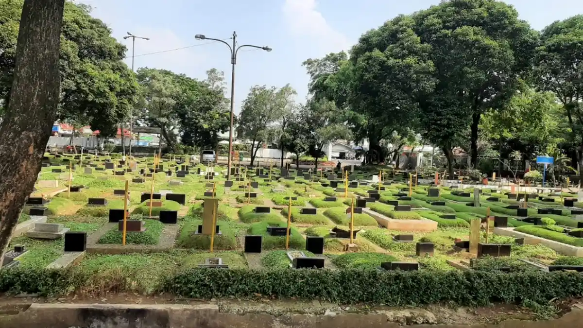 TPU Tanah Kusir Jakarta Selatan Sepi Peziarah Jelang Hari Raya Idul Fitri