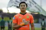 surabaya/Ernando-Ari-saat-bermain-bersama-Persebaya-Surabaya.jpg