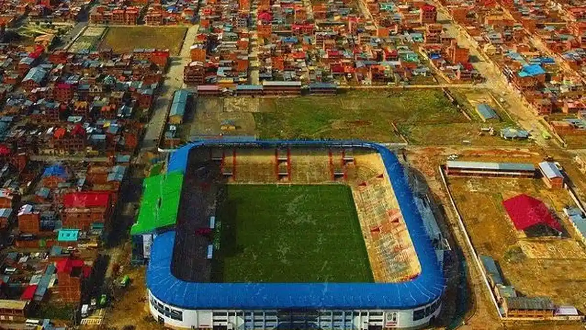 Potret Stadion El Alto di 4150 MDPL, Markas Baru Bolivia Bisa Bikin ...