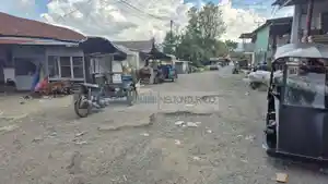 Jalan-rusak-di-Kotamobagu-sergerth.jpg