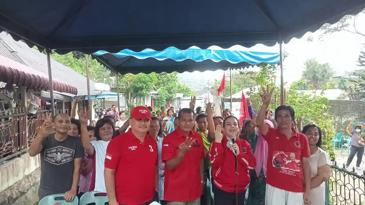 Ketua DPC PDI Perjuangan Kota Sibolga Kenalkan KTP Sakti Program Capres Ganjar Mahfud