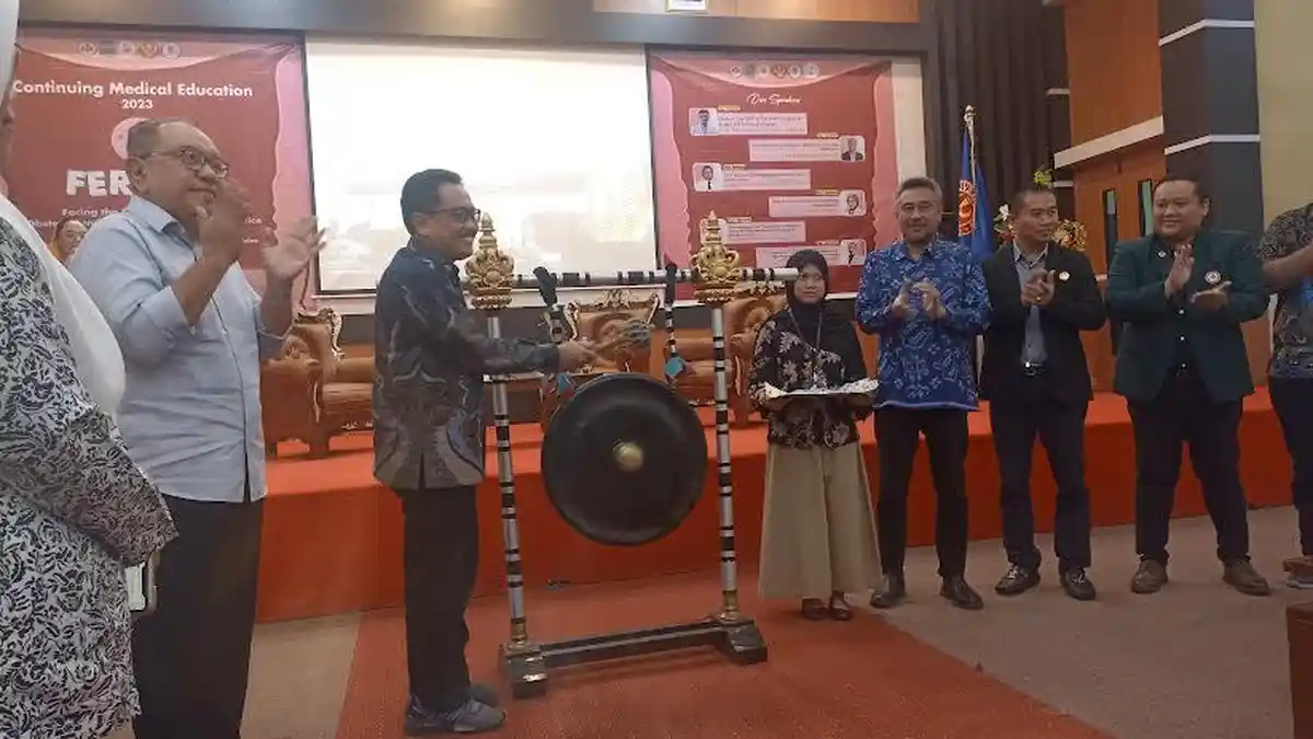 Kadis Kesehatan Sulteng Buka Symposium CME Fakultas Kedokteran Untad