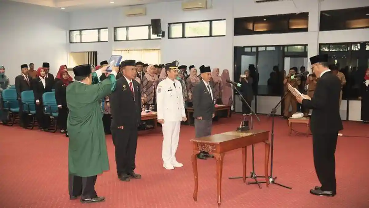 Daftar 3 Pejabat Administrator Baru di Ciamis yang Dilantik Bupati Herdiat, Ada Camat Hingga Sekcam