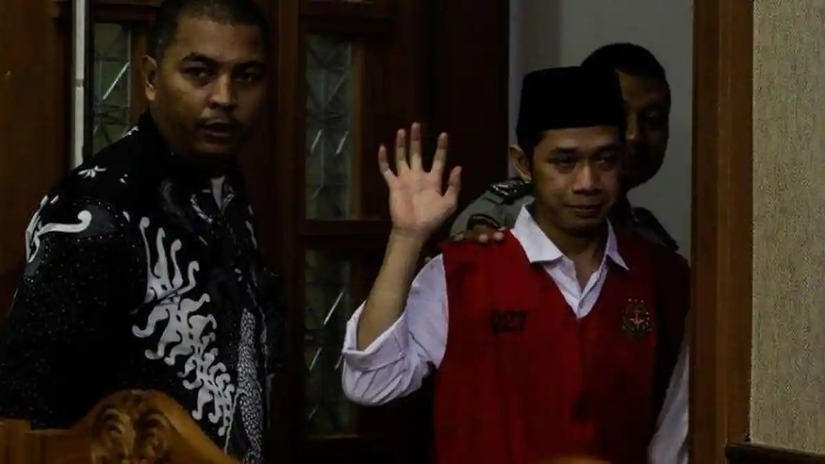 Lutfi Alfiandi Si Pembawa Bendera Saat Demo Rusuh di Jakarta Divonis 4 Bulan Penjara