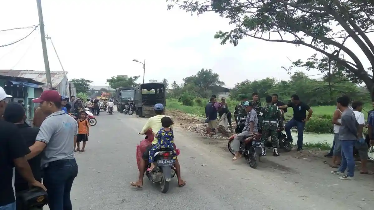 Bentrok Sengketa Lahan di Mabar Pecah, TNI Bersenjata Menyebar ke Kerumunan Massa