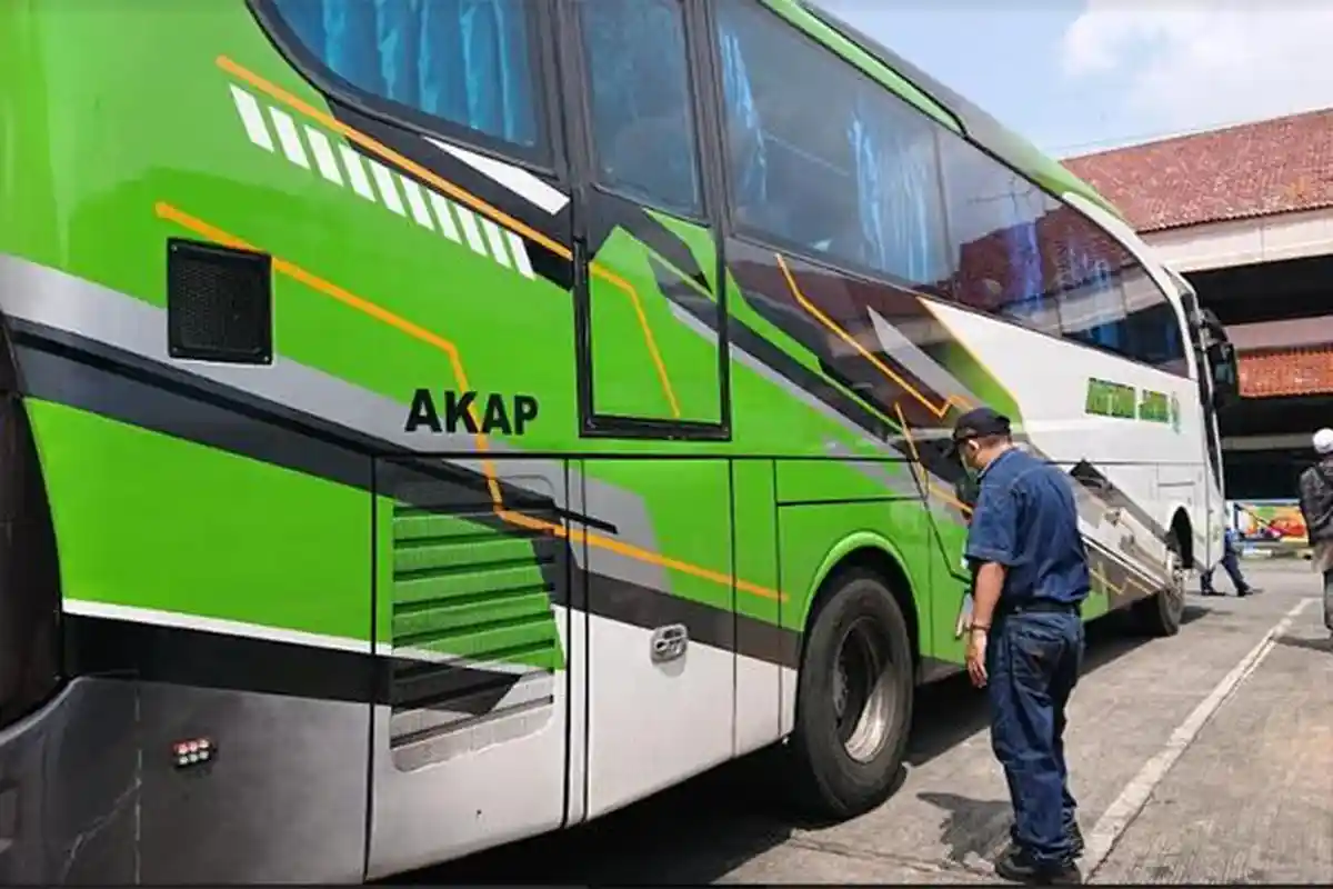 Sebelum Dipakai untuk Mudik, Bus AKAP di Terminal Kampung Rambutan Wajib Lewati Uji Kelayakan