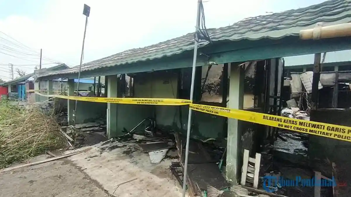 Kebakaran 10 Rumah Dinas TNI di Kubu Raya Diduga Akibat Korsleting Listrik