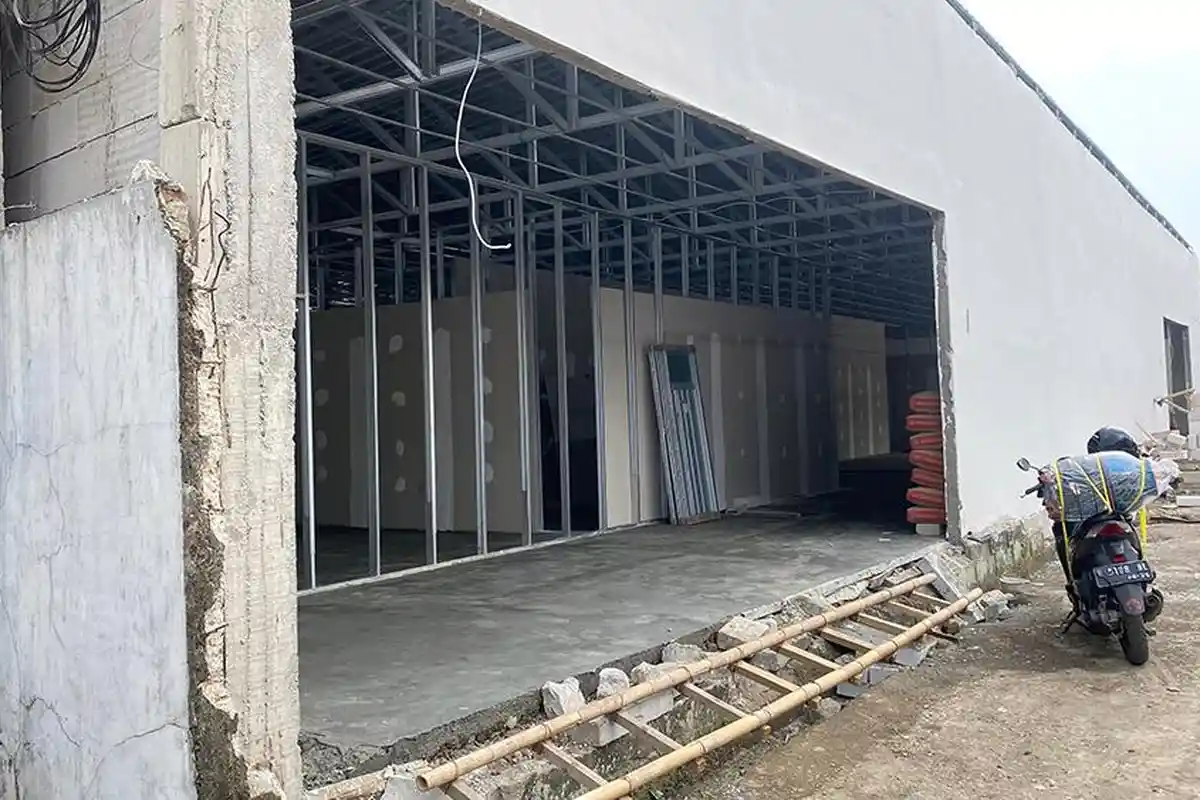 Tukang Proyek Akui Izin Baru dari MBG, Benarkah Dapur di Purbalingga Tak Punya IMB?