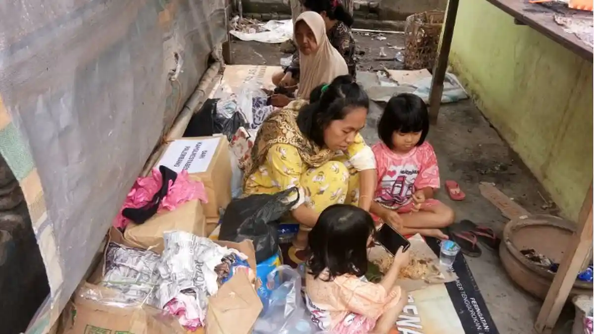 Duka Korban Kebakaran di Jalan Faqih Usman, Halifah tak Sekolah Semua Seragam Hangus
