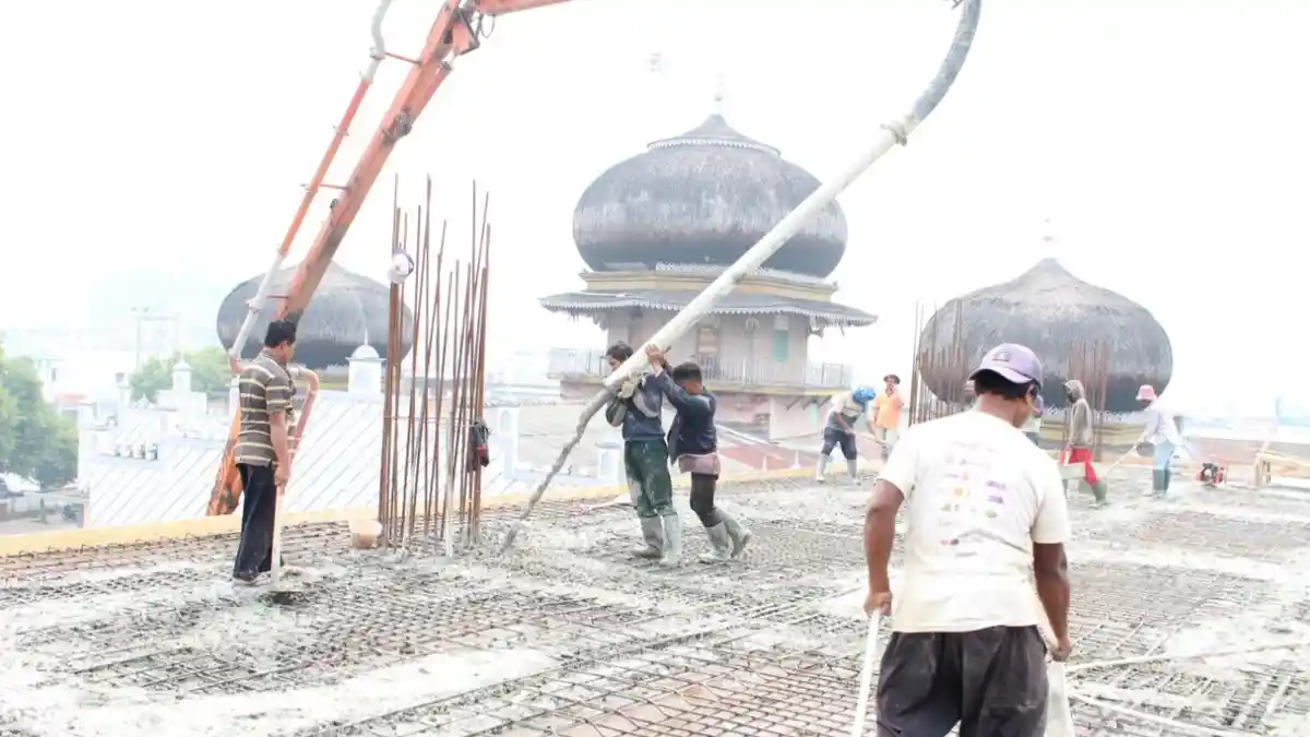 Rehab Masjid Besar Peusangan Mulai Cor Lantai Dua