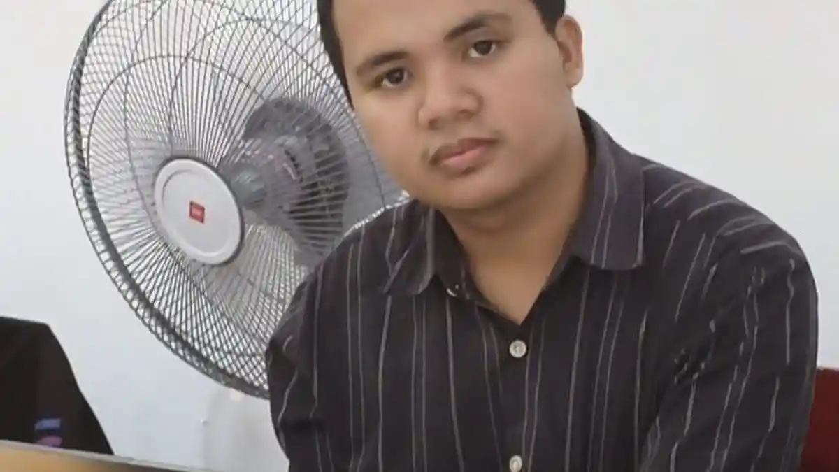 Jerit Hati Satria Terima SK Pemberhentian Sebagai Guru Honor di SMAN 7 Tanjungpinang