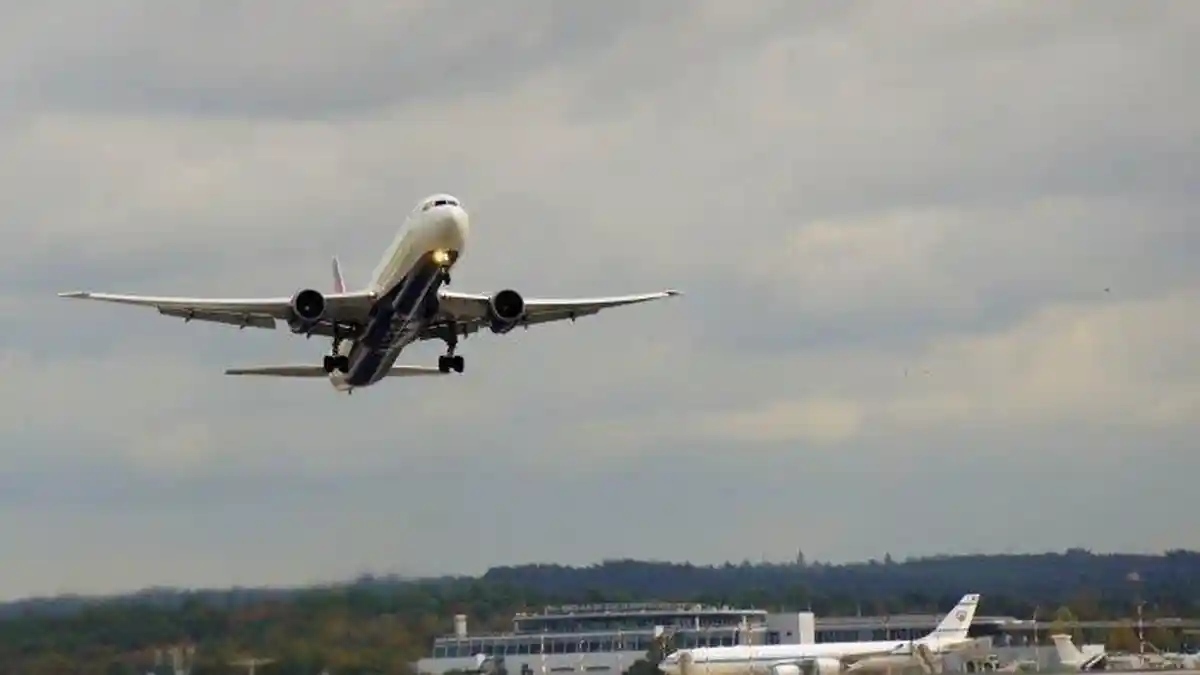 Aturan Naik Pesawat Setelah PPKM Level 3 Batal Diterapkan Saat Libur Natal dan Tahun Baru