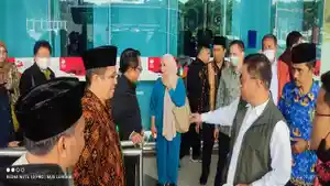 Kakanwil-Kemenag-NTT-Reginaldus-Saverinus-Sely-Serang-menjemput-Tim-Komisi-VIII-DPR-RI.jpg
