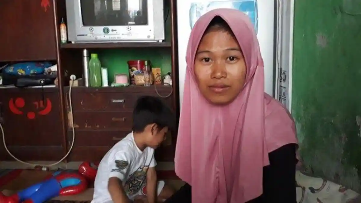 Ternyata Bukan Rusmini, Ini Nama Sebenarnya Ibu yang Kepalanya Diinjak Anak Kandung 