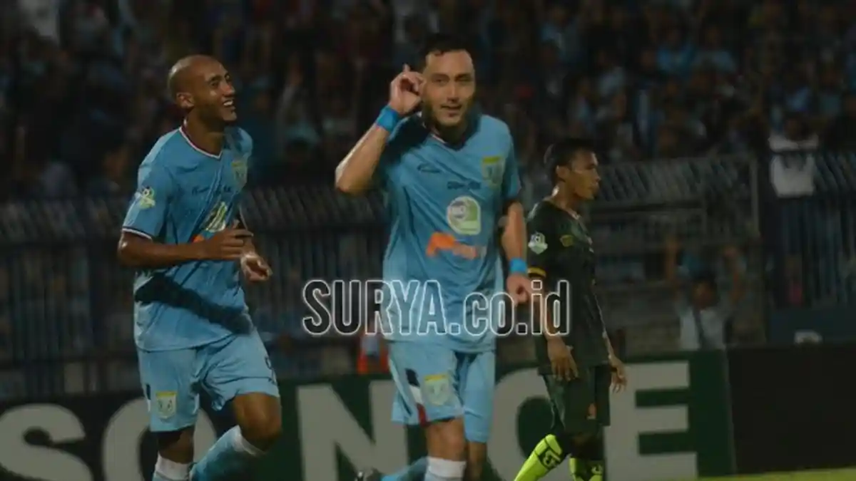 Menang Telak dari PS Tira, Berkat Rotasi Pemain Ala Aji Santoso