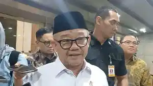 Mendikdasmen-Abdul-Muti-di-Kompleks-Parlemen-Senayan-Jakarta-Pusat-Selasa-172025.jpg