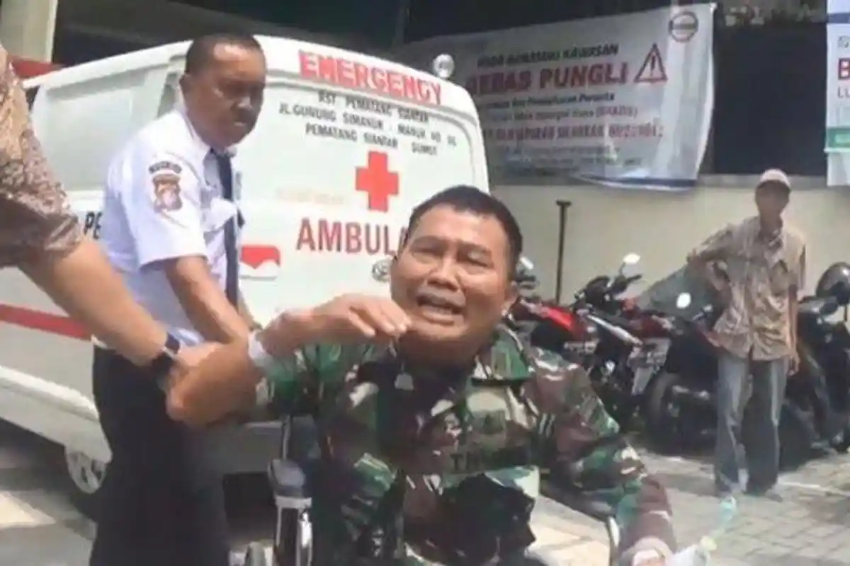Anggota TNI Berpangkat Kapten Ngamuk Minta Tolong Jokowi & Panglima Karena Tak Dilayani di RS TNI
