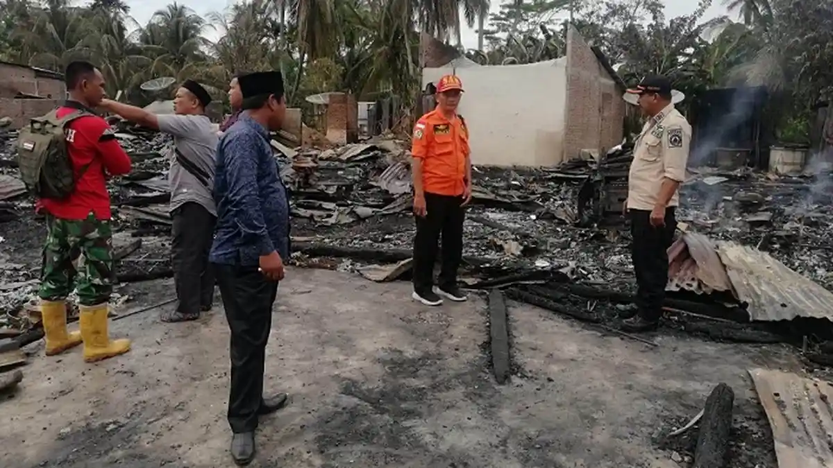 Seragam dan Peralatan Sekolah Terbakar, Belasan Pelajar Tetap Bersekolah