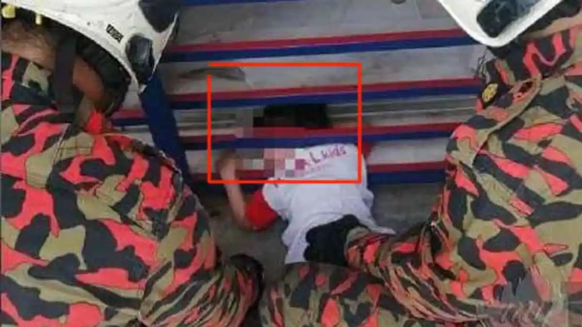 Kepala Anak Kecil Tersangkut di Pagar Besi Selama 30 Menit, Tahan Kesakitan Hingga Petugas Datang