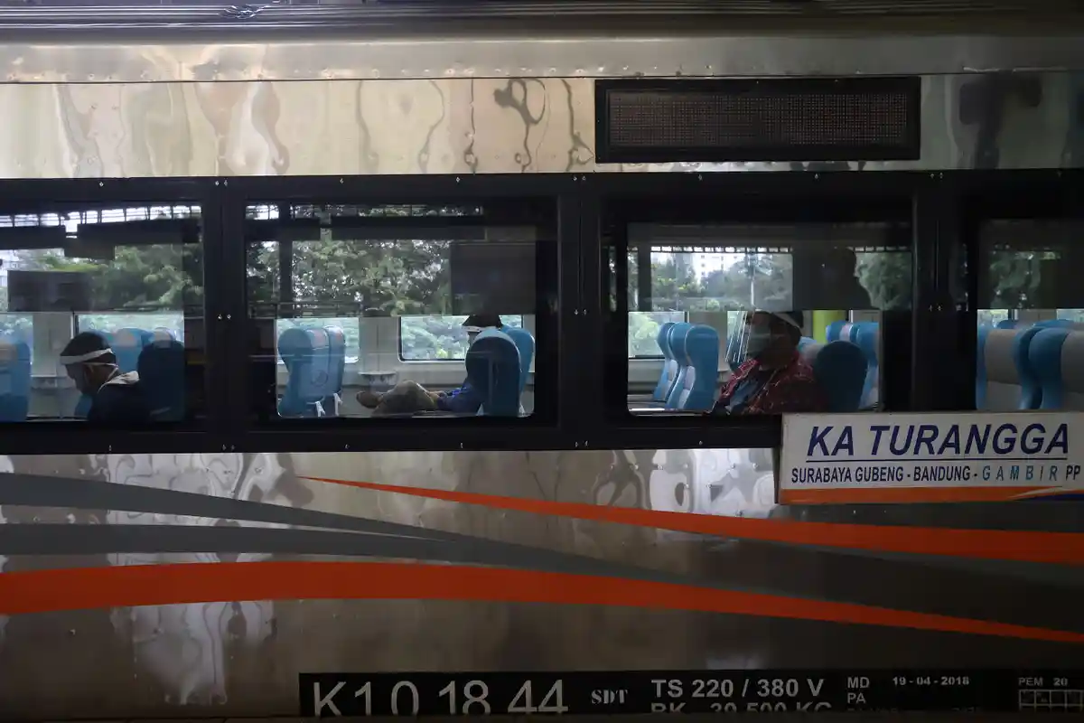 Juli 2020, Volume Penumpang KA Jarak Jauh Naik Tajam hingga 192 Persen