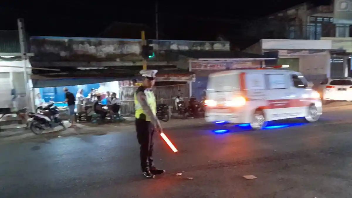 Dua Pelajar Adu Banteng di Jember, Terobos Lampu Merah saat Berkendara, Luka Serius di Kepala