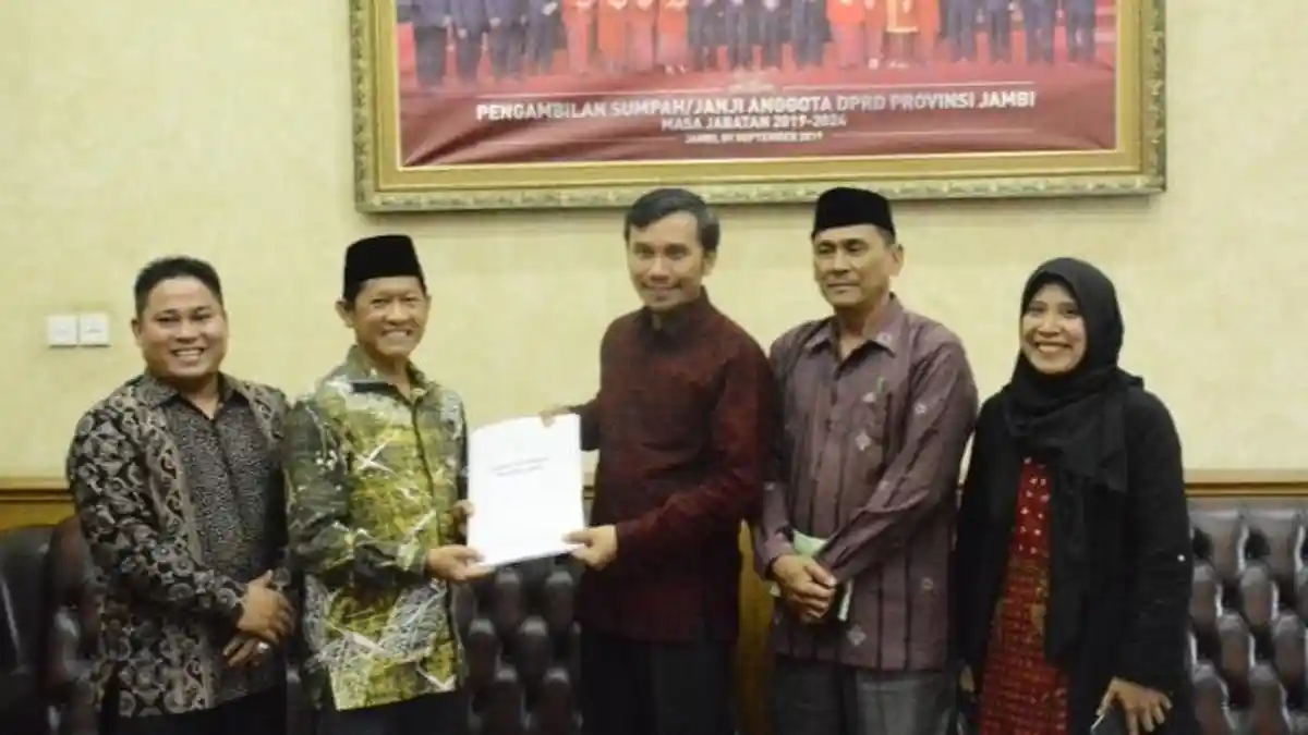 Ketua DPRD Provinsi Jambi Terima Kunjungan Kerja KIP Jambi