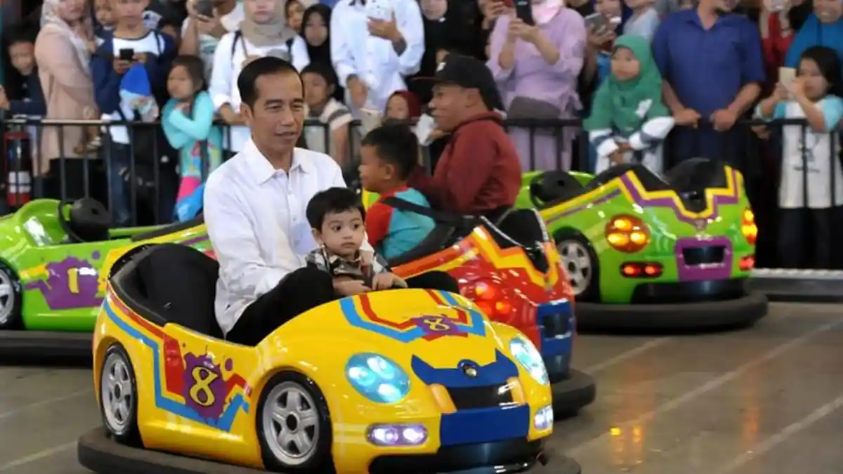 Jan Ethes Disoal, Jokowi : Ada-ada Saja, Kenapa Tidak Tawarkan Program ?