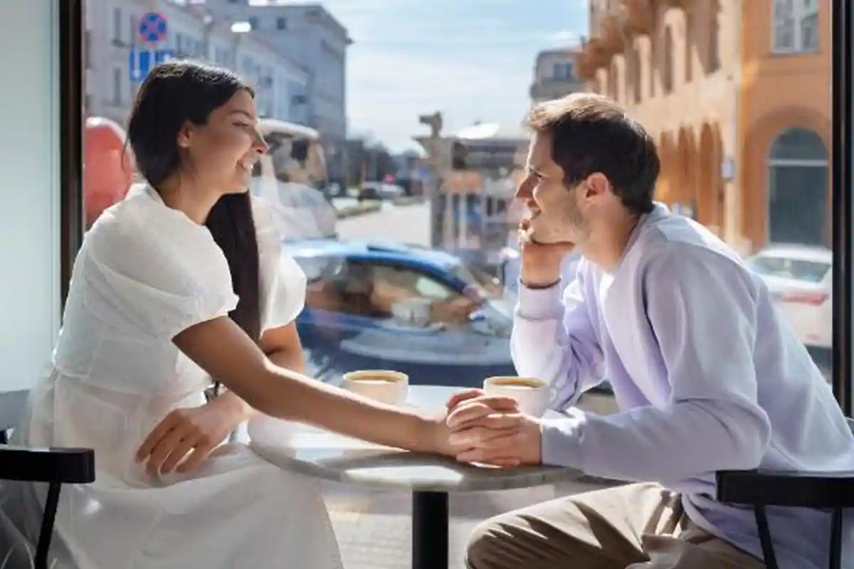 Ramalan Zodiak Cinta Besok Jumat 31 Oktober 2025 : Gemini Kendalikan Emosi, Pisces Romantis