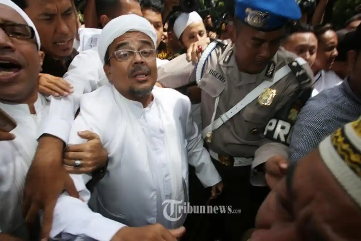 Dimana HRS? Tak Muncul Saat Keluarga Laskar FPI Tuntut Keadilan di DPR, Begini Jawaban FPI